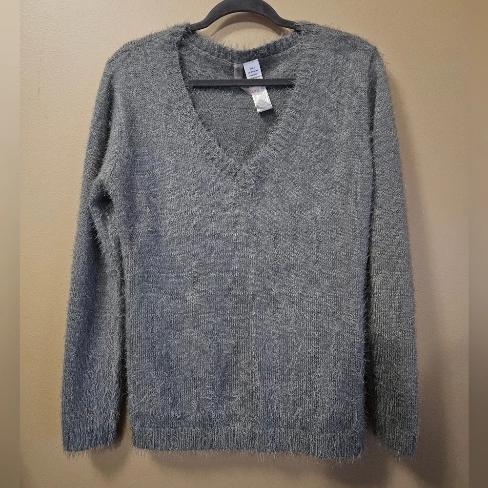 Capezio Knitwear Women's Size L Fuzzy Gray Pullover Sweater